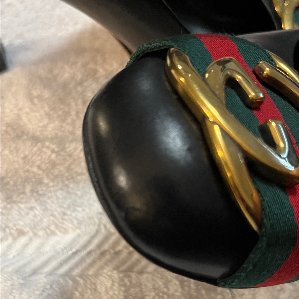 Gucci Black Heels with Gold Logo and Stripes - Picture 7 of 9